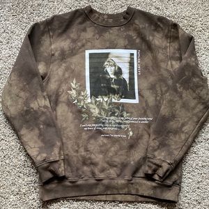 Taylor Swift Brown Tie-Dye Photo Graphic Sweatshirt